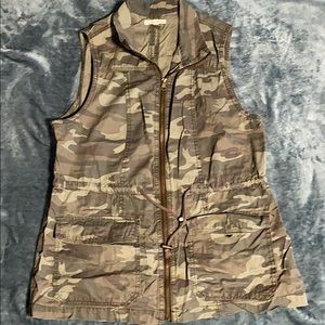 Maurices camo vest